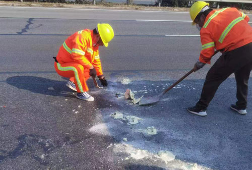 融水公路下沉注浆加固